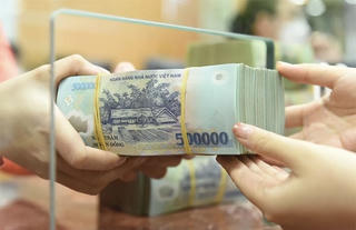 Lãi suất lao xuống đáy mới, cả năm 2024 khó hy vọng tăng lên