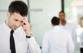 Tâm lý “phòng thủ” ngày càng lan rộng khiến bất động sản khó vực dậy