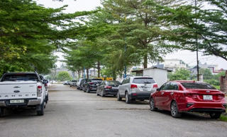 Bất động sản 24h: Xe ùn ùn đổ về Đông Triều trong cơn sốt đất ảo