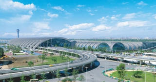 Siêu sân bay quốc tế xây dựng bằng cách dùng 9.000 tấn thuốc nổ để san phẳng gần 400 ngọn núi, được xếp hạng cao nhất cho một sân bay