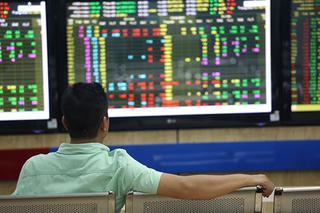 Hưng phấn cùng thị trường chung, hàng loạt cổ phiếu BĐS tăng mạnh trong phiên 1/3