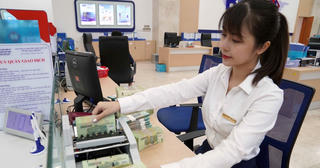 Ngân hàng chịu chi: Mỗi tháng nhân viên kiếm về 190 triệu, trả lương 44 triệu