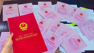 Sang tên sổ đỏ: Nhiều quy định mới, bị phạt tiền nếu không tuân thủ