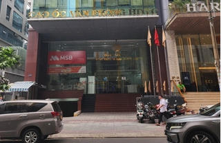 Cạn tiền, công ty BĐS lớn tại TP. HCM dừng hoạt động, nhân viên nghỉ việc không lương