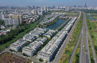 Nhà liền thổ tại Hà Nội và TP. HCM đóng băng, nhiều nhà đầu tư trả hàng