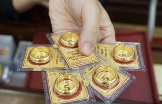 Giá vàng nhẫn tiếp tục leo thang lên mức kỷ lục