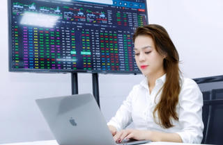 TTCK 2023 dự báo có nhiều 'sóng', đầu năm phòng thủ nhưng không bi quan