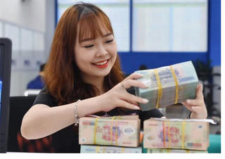 Khởi động đua tăng vốn 2024, ngân hàng cấp tập chia cổ tức bằng cổ phiếu
