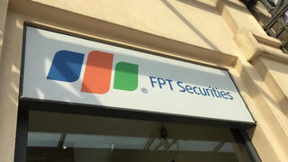 Định hướng 'ba không' và sự 'ngược đời' của FPTS