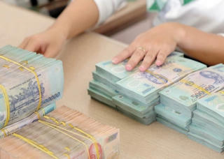 Tình huống hiếm gặp ở Việt Nam: Khách ngại vay vốn, ngân hàng ế tiền