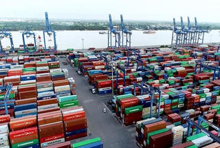 Giảm tồn đọng hàng hóa ở cảng: Giải pháp căn cơ nhất là tạo nguồn lao động "sạch"