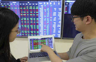 Agriseco: TTCK tháng 10 sẽ diễn biến thuận lợi hơn, cơ hội với ngành có KQKD quý III tốt