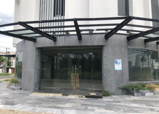 Cận cảnh loạt căn shophouse ở Đà Nẵng ế ẩm, cỏ mọc um tùm