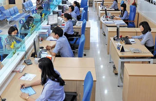 ‘Có ý kiến đề xuất giảm 4% thuế VAT để khoan thư sức dân’