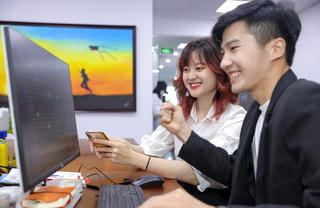 Cổ phiếu blue-chip giúp VN-Index áp sát mốc 1.130 điểm, thanh khoản vẫn tốt