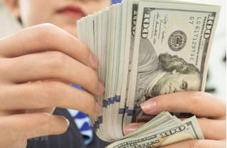 USD vào cơn sốt mới, cảnh báo những nguy cơ