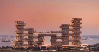 Khách sạn trị giá 1,5 tỷ USD xa hoa bậc nhất thế giới, mọi đồ dùng trong phòng đều được dát vàng