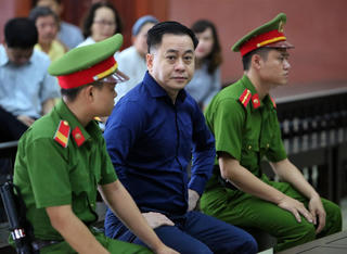 TP. HCM hủy bỏ tạm ngừng giao dịch tài sản của vợ Vũ 'nhôm'
