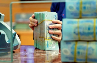 Doanh nghiệp ngưng trệ, ngân hàng gặp khó