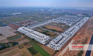 Khu biệt thự tiền tỷ hoang vắng trên vành đai 4 - Thủ đô