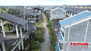 Hàng trăm biệt thự, nhà liền kề bỏ hoang tại khu đô thị 4.200 tỷ đồng