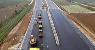 Đẩy nhanh hoàn thiện các thủ tục với địa phương để triển khai thi công dự án đường bộ cao tốc Bắc - Nam