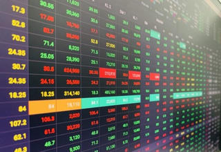 VIC dẫn dắt giúp VN-Index hồi phục dù có lúc giảm hơn 25 điểm