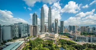 Quốc gia 'châu Á thu nhỏ' có GDP thấp hơn Việt Nam nhưng sở hữu số lượng triệu phú trẻ tăng nhanh nhất thế giới