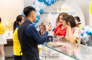 PNJ báo lãi kỷ lục gần 2.000 tỷ đồng trong năm 2023