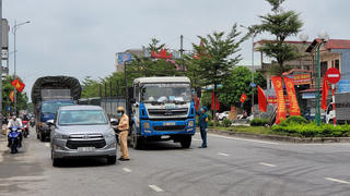 Doanh nghiệp logistics "sốt ruột" chờ hướng dẫn sau khi TP Hồ Chí Minh siết Chỉ thị 16 