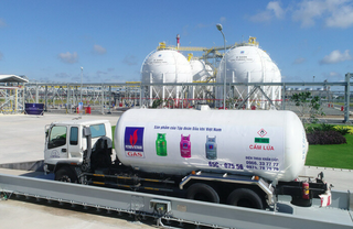 Vừa lập đỉnh, LPG Việt Nam lại 'cài số lùi' mục tiêu doanh thu năm 2023