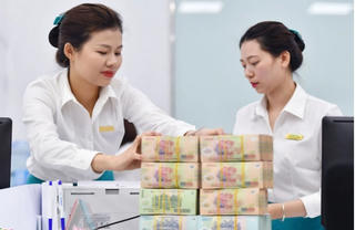 Tiền vào thấp xa tăng tín dụng, ngân hàng chưa dứt nỗi lo thanh khoản