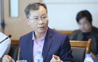 Nên cho thuê thay vì bán nhà ở xã hội