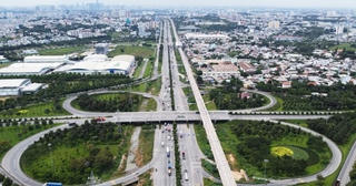Điểm ấn tượng của tuyến cao tốc 17.000 tỷ là trục cao tốc Bắc - Nam đi qua 2 thành phố
