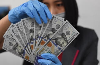 USD 'chợ đen' tăng cao, vượt tỷ giá VND/USD ngân hàng