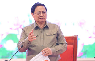 Thủ tướng: 'Có đoạn đường chỉ 50km nhưng có tới hàng chục nhà thầu'