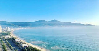 Việt Nam có một bãi biển lọt top đẹp nhất hành tinh nằm ngay tại thành phố đáng sống nhất nước