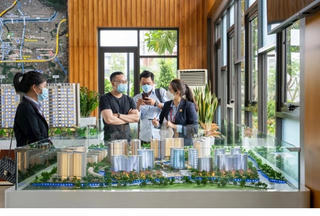 Thị trường bắt đầu đông khách mua bán, DN ồ ạt ‘săn’ môi giới bất động sản đầu năm