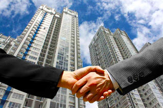 Các thương vụ M&A có giúp “hâm nóng” thị trường bất động sản đang bị “đóng băng”?