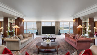 Phòng khách sạn đắt nhất thế giới 2,5 tỷ đồng/đêm có gì?