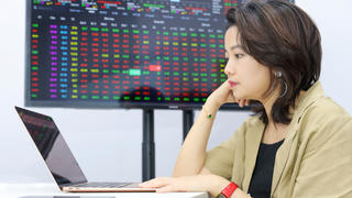 Khối ngoại bán ròng hơn 2.700 tỷ đồng, STB bất ngờ bị xả mạnh