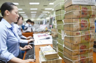 NHNN chia lại 'miếng bánh' tín dụng, nhà băng vội vàng gọi khách mời vay tiền