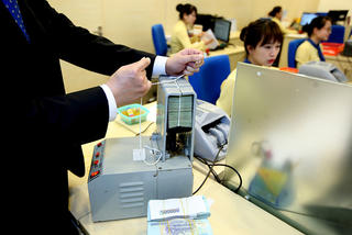 Tín dụng bất động sản tiếp tục giảm