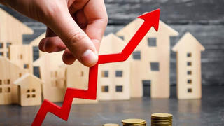 Tín dụng chảy mạnh vào bất động sản có đáng lo?