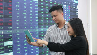 Cổ phiếu tăng mạnh: HHS vượt loạt bluechip, MBT tạo ‘địa chấn’