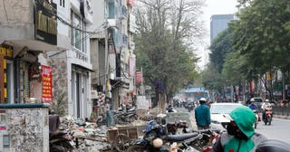 Phố Chùa Bộc nhem nhuốc sau hơn 1 năm giải phóng mặt bằng