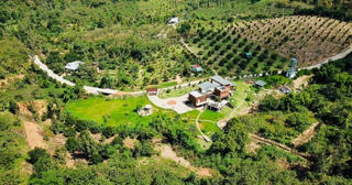'Siêu biệt thự' 10.000m2 nằm ở lưng chừng núi của cặp vợ chồng Sài Gòn 'bỏ phố về quê'