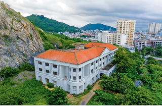 Từ tham vọng đại gia thành người mắc cạn bên 'dòng sông ảo vọng'