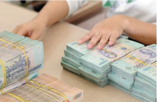 Mở hàng năm mới, ngân hàng đồng loạt giảm lãi suất tiền gửi