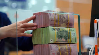 Ngày cuối năm, ngân hàng dồn dập tăng lãi suất tiết kiệm vượt 7%